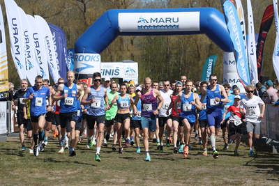 Harku järve rannast minnakse ühiselt 6,5 km pikkusele ringile ümber Harku järve