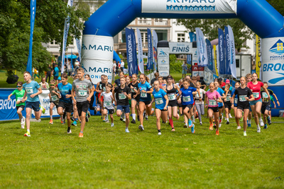 Noortejooksud pakuvad noorjooksjatele sportlikku hasarti