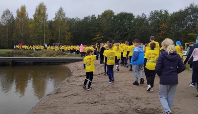 Eelmisel kolmapäeval üle Eesti 21. korda olnud Eesti suurim koolinoorte spordiüritus – heategevuslik teatejooks sai tänavu külge mõru maigu, kui paljud õpilased rebisid osaluse eest tasuta saadud särgi endal või kaasvõistlejatel meelega puruks.
