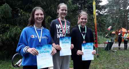 Järvamaa orienteerumismeistrid selgusid tormises vihmasajus